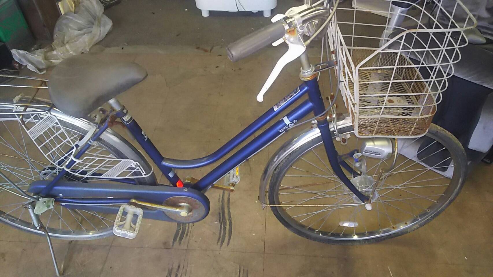 青色の自転車です。