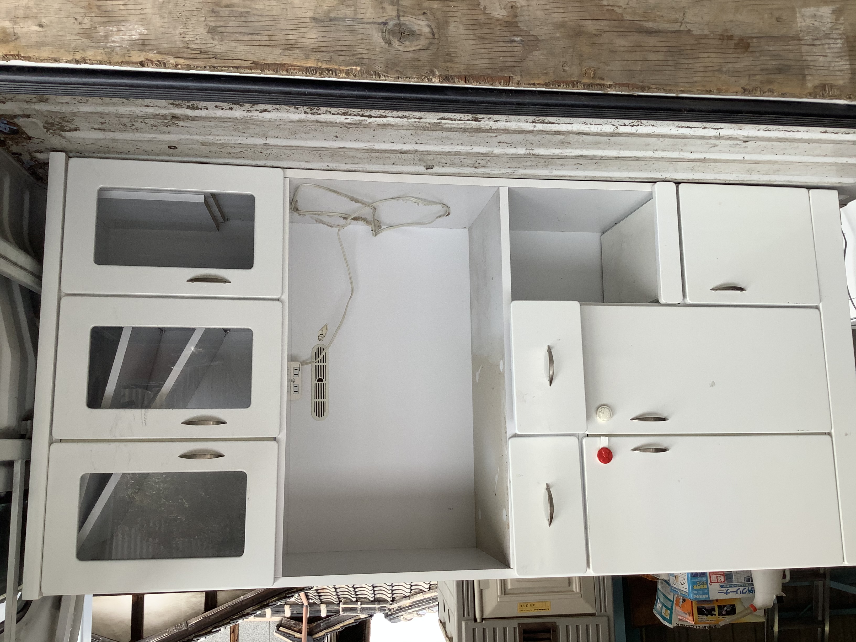 倉敷市内で回収した食器棚