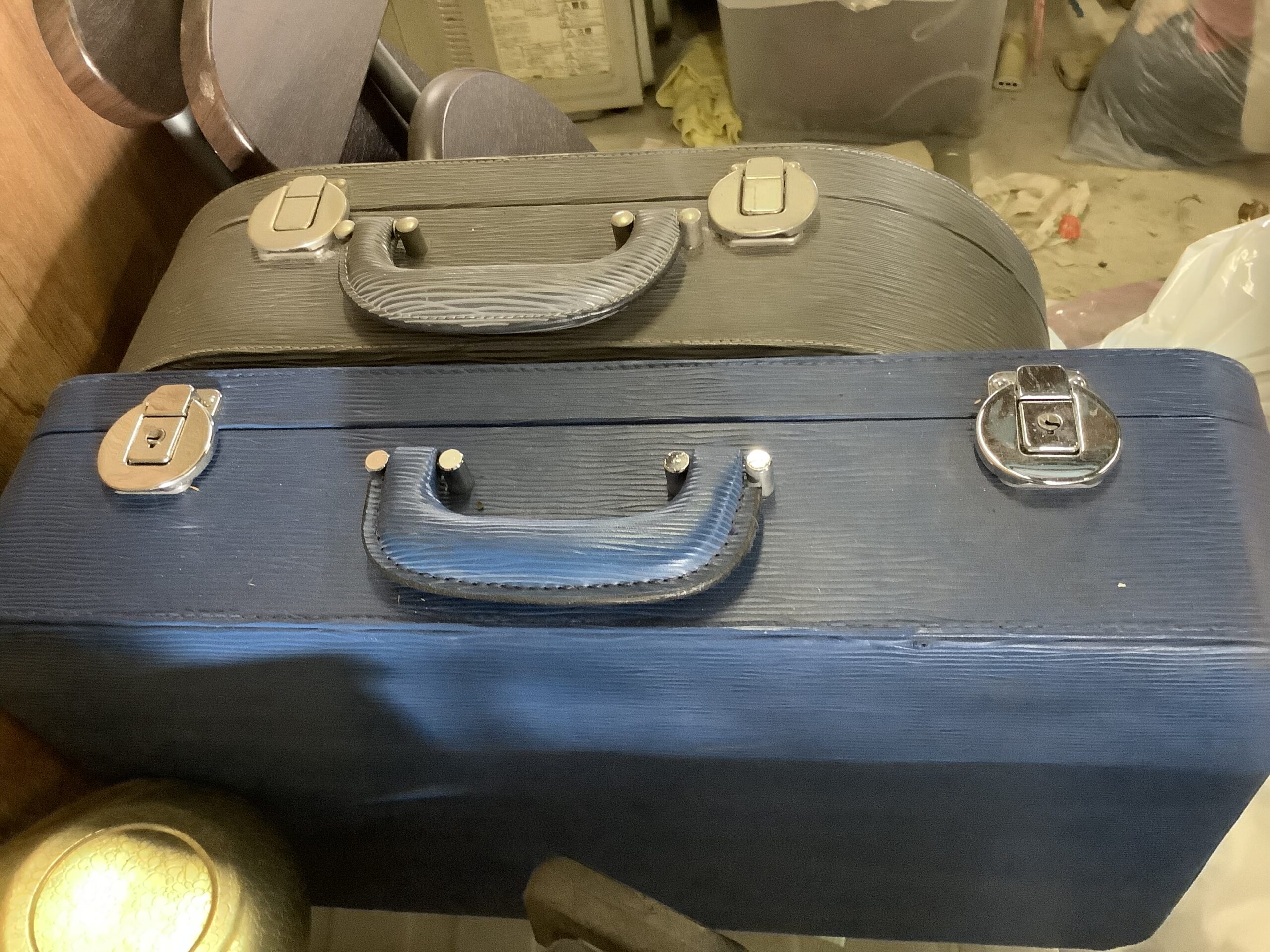 倉敷市真備町で回収したスーツケース