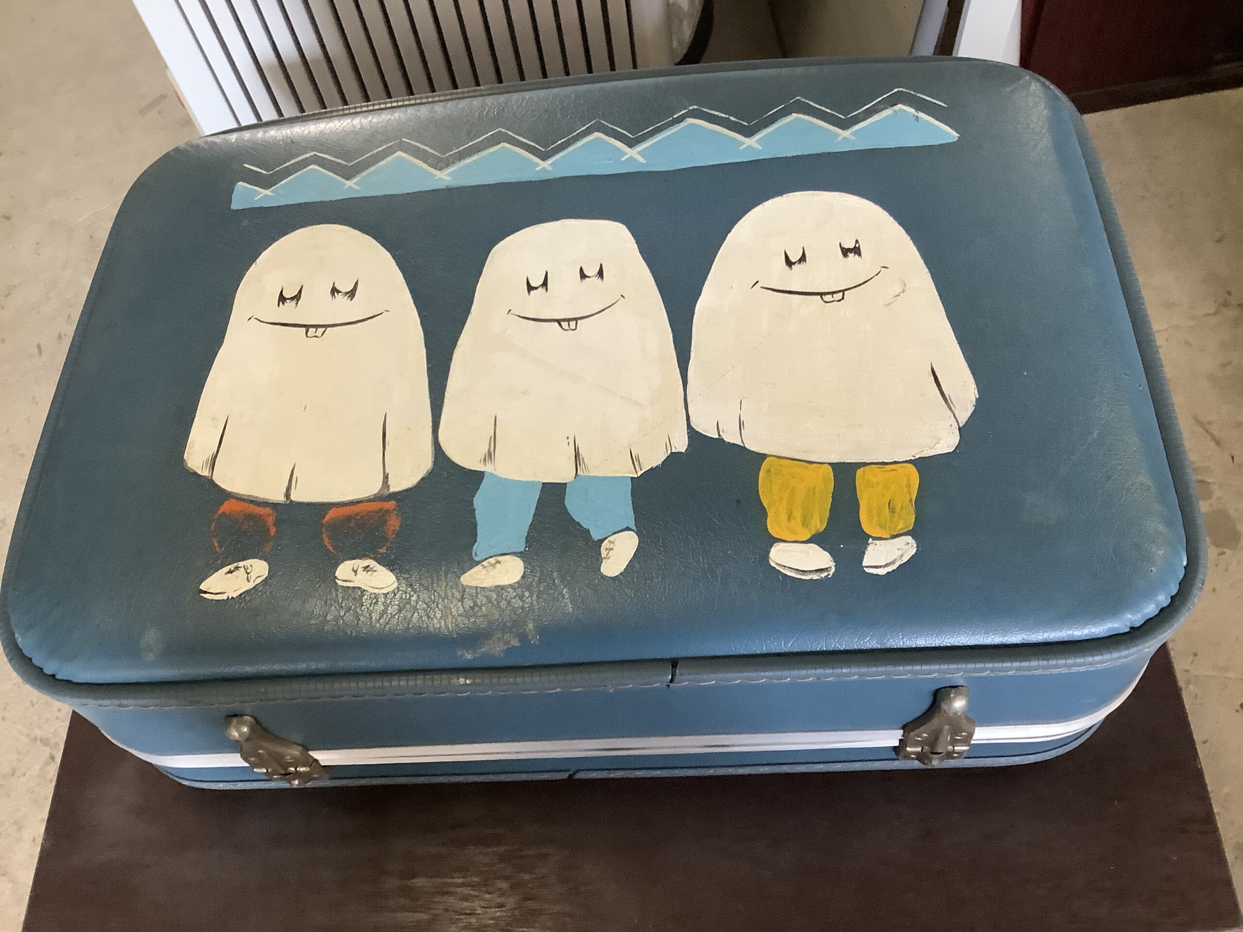 倉敷市真備町で回収したスーツケース