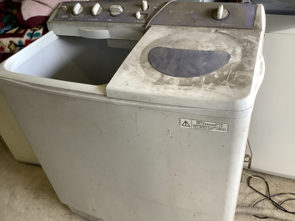 倉敷市老松町で回収した二槽式洗濯機