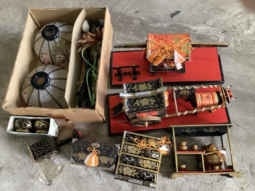 倉敷市浅原で回収した雛人形の道具