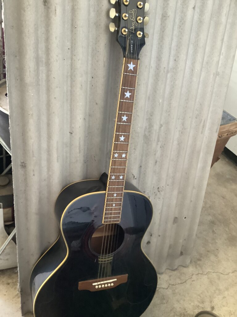 倉敷市福島で回収したギター